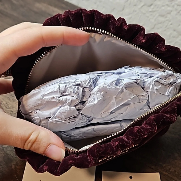 Kate Spade Small Ruffle Cosmetic- Briar Lane Quilted‎ Velvet in Cherry Wood - Picture 4 of 4